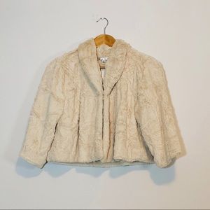 ASTR THE LABEL Faux Fur lux crop jacket